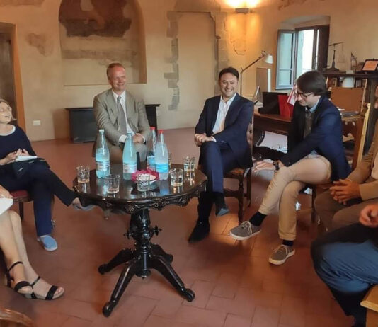 Il direttore degli Uffizi Eike Dieter Schmidt alla Mostra dell’Artigianato di Anghiari