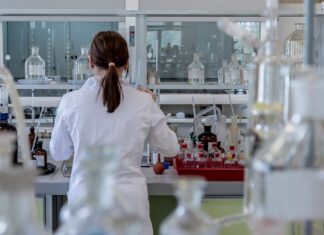 Per il presidente della Regione verrà da Siena il nuovo farmaco per curare il Covid