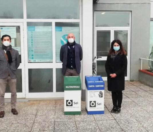 Terranuova: consegnati a scuola i contenitori per la raccolta differenziata
