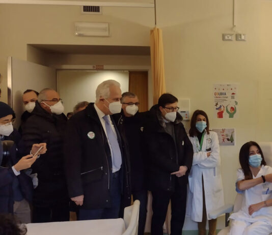 Vaccine Day, oggi le prime 620 dosi. Giani: “Giornata storica”