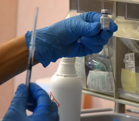 Iniziata il 1 gennaio la vaccinazione degli operatori sanitari impegnati in aree Covid