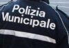 Troppi assembramenti, polizia municipale costretta a sanzionare anche i più giovani