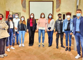 Il Sindaco Chienni saluta e ringrazia i volontari del Servizio Civile