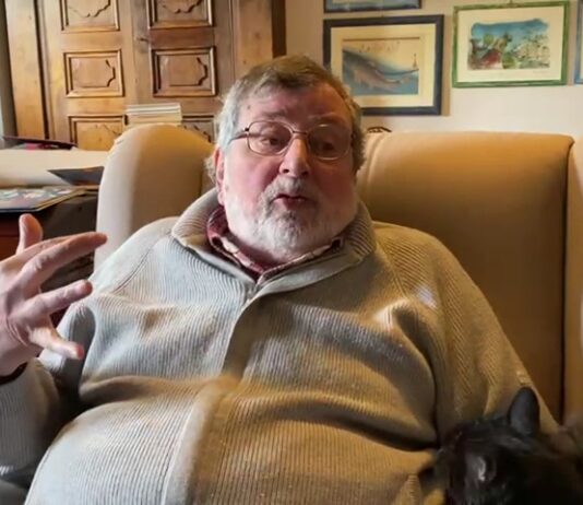E’ il suo compleanno ma è lui a fare il regalo ai sangiovannesi: il video messaggio di Guccini per Palomar