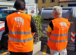 San Giovanni: gli Angeli del bello alle postazioni di raccolta dei rifiuti