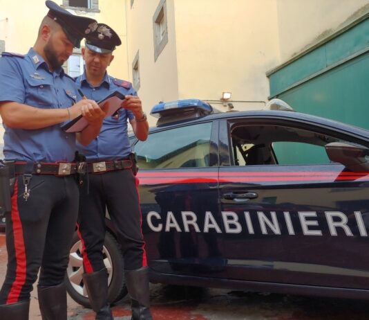 Le rubano lo smartphone con i ricordi di una vita, i carabinieri lo recuperano con una indagine lampo