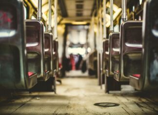 Treno per Arezzo troppo affollato, passeggeri costretti a scendere a Ponticino. Il Movimento 5 Stelle presenta un’interrogazione regionale