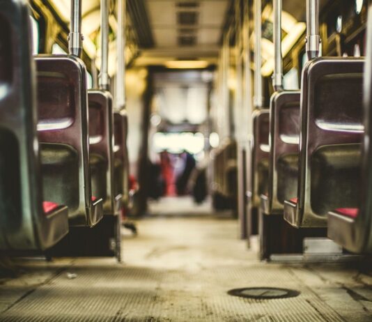 Treno per Arezzo troppo affollato, passeggeri costretti a scendere a Ponticino. Il Movimento 5 Stelle presenta un’interrogazione regionale