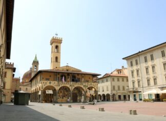 San Giovanni Valdarno, prevenzione dei tumori al seno: Palazzo d’Arnolfo diventa rosa