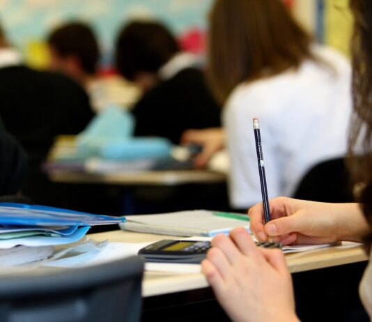 Giani contro studenti no green pass, “sono infima minoranza”. La risposta del Blocco Studentesco Toscano