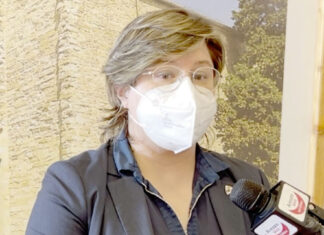 Ancora una notte di insulti e minacce al vicesindaco sulla sua pagina facebook. Tanti: “avanti con la vaccinazione, denuncia pronta”