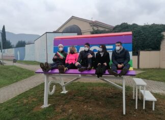 A Cavriglia inaugurata la Panchina della Pace nel Giorno della Memoria