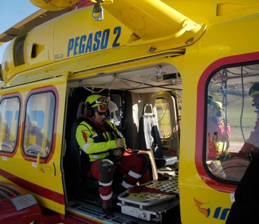 Auto investe madre e figlia piccola, la bimba è stata trasferita in elicottero al Meyer a Firenze