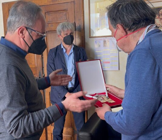 Cortona, il Premio Nobel per la Fisica Giorgio Parisi ricevuto in comune