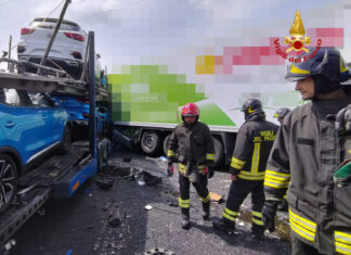 Incidente fra due mezzi pesanti in A1, l’intervento dei vigili del fuoco