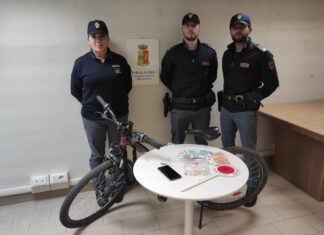 Alla vista degli agenti ingerisce 8 ovuli di stupefacente: arrestato nigeriano a Montevarchi