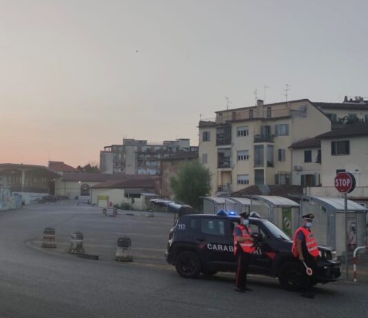 Spacciatore albanese cerca di sottrarsi ai carabinieri: denunciato per detenzione stupefacenti