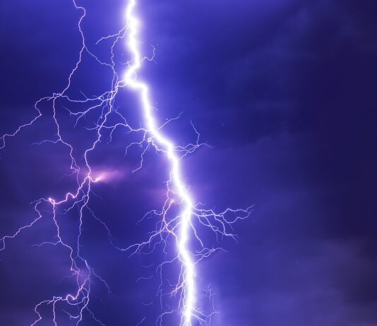 Temporali, codice giallo esteso fino a mezzanotte di oggi