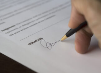 Il contratto di acquisto firmato nel novembre 2020 tra gli Stati membri dell’UE e Pfizer/BioNTech