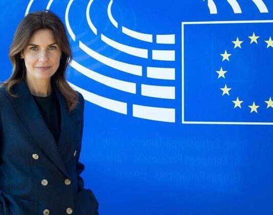 Scandalo UE: sigilli all’ufficio di Federica Garbagnati, assistente dell’europarlamentare DEM Alessandra Moretti