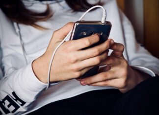 Valdarno: ASL e studenti uniti per un uso consapevole dei social