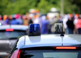 Era già sottoposto ad allontanamento: 21enne in carcere per maltrattamenti ai familiari