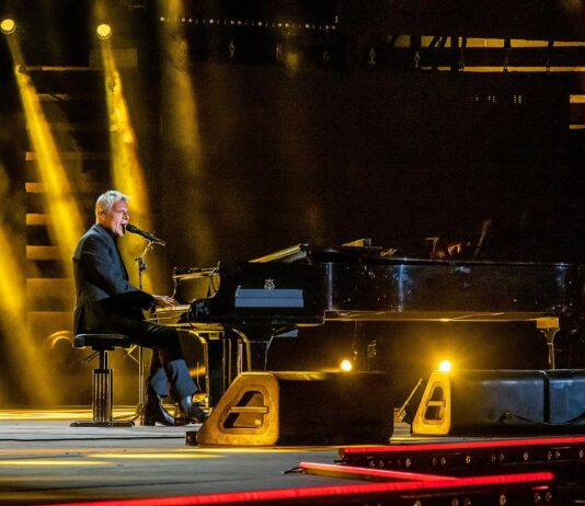 Claudio e Giovanni Baglioni sul palco del Regio di Torino – VIDEO