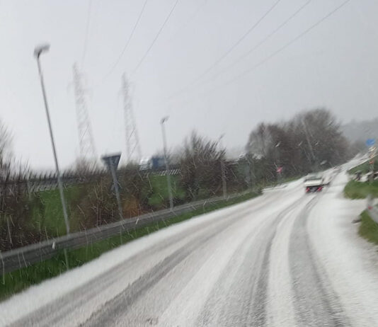 Meteo, codice giallo per neve e ghiaccio – foto/video