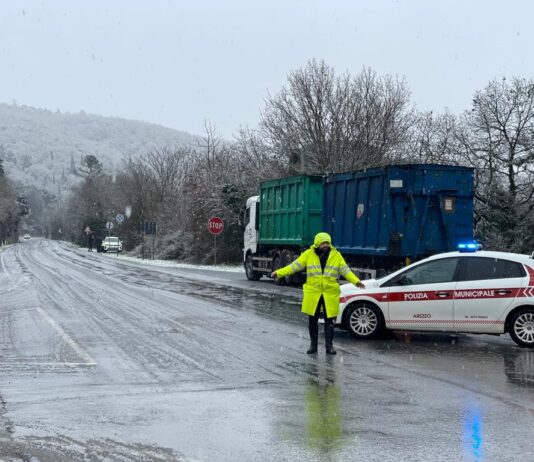 Strada bloccata da Palazzo del Pero al Torrino causa neve