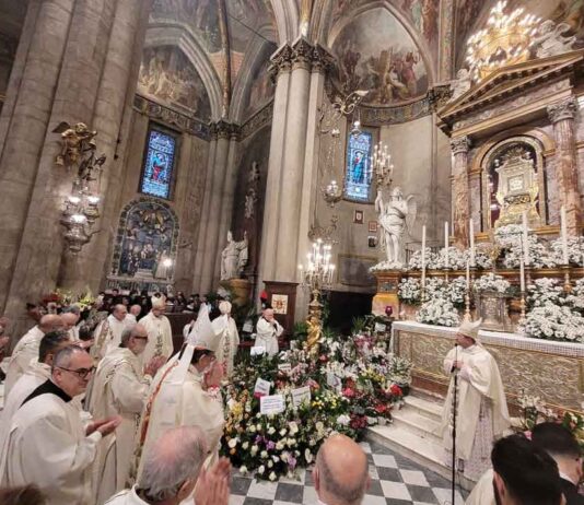 Madonna del Conforto, migliaia di fedeli in Cattedrale. Ad Arezzo otto vescovi e i cardinali Lojudice e Bassetti