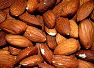 Mandorle sgusciate ritirate dal mercato, “possibile presenza di aflatossine”: i rischi