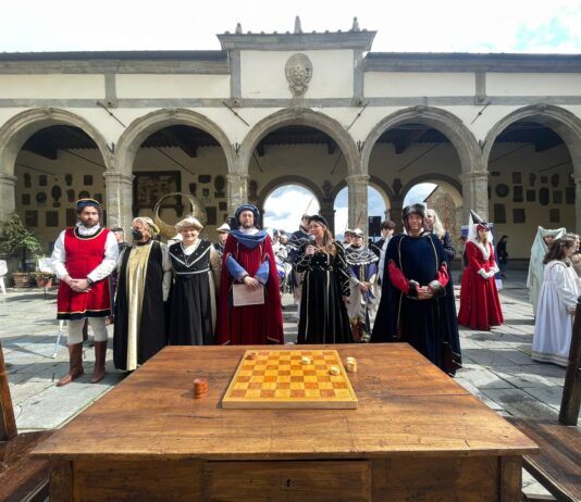 Torna la Dama Vivente in Comune d’Epoca con i Rioni Castiglionesi