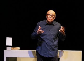 “La giovinezza è sopravvalutata”: sul palco del teatro Masaccio arriva Paolo Hendel