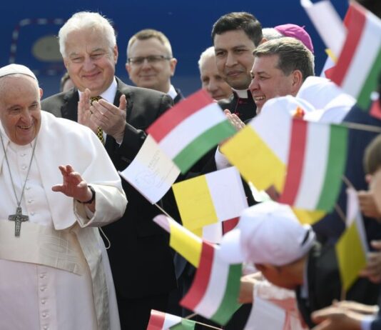 Santo Padre: “la politica non abbia come effetto quello di infiammare gli animi”