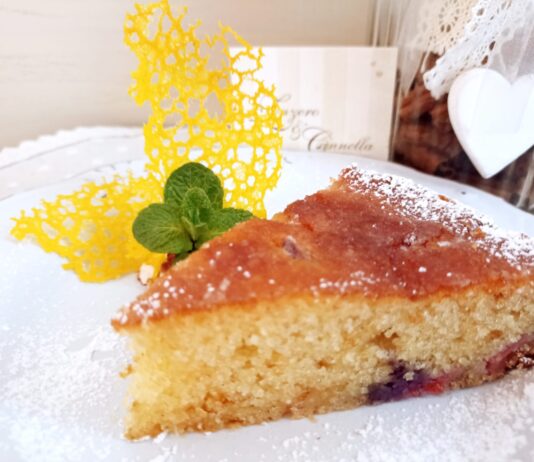 Torta mascarpone e frutti di bosco