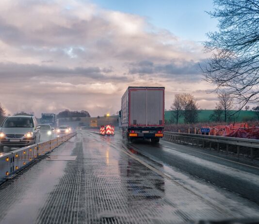 Emergenza maltempo: divieto di transito ai mezzi pesanti sulla E45 per facilitare soccorsi