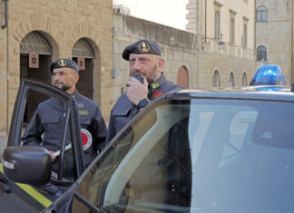 Montevarchi, scoperto un locale sub-affittato in nero e segnalati due soggetti per detenzione di droghe