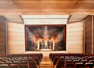 Taglio del nastro per il cantiere del cinema teatro Bucci