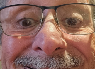 Venerdì 24 maggio in scena al teatro di Cavriglia “Un cappello pieno di bugie”