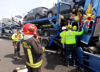 Incidente mortale in A1 coinvolti camion e auto, due morti e un ferito