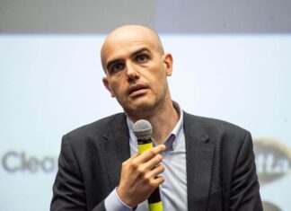 Spostato al Teatro Petrarca l’incontro con l’analista geopolitico Dario Fabbri nell’ambito del festival “Alti Scaffali”