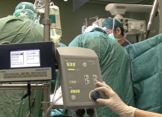 Dichiarato morto, si risveglia mentre stanno per espiantargli gli organi