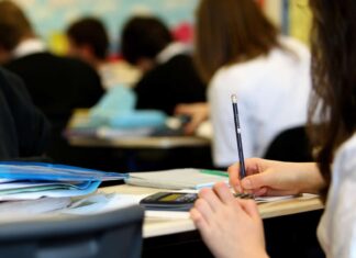 L’Asl Toscana sud est incontra 1400 studenti del Valdarno