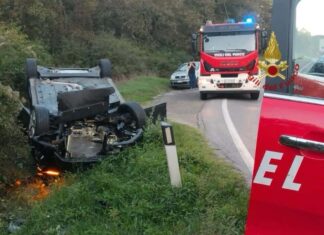 Auto si ribalta sulla Sp18 a Badia Agnano, ferito 34enne