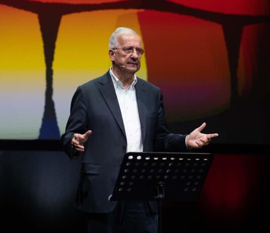 Al Teatro comunale di Cavriglia arriva Walter Veltroni