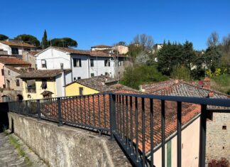 Nuovo corrimano al Castello di Campogialli