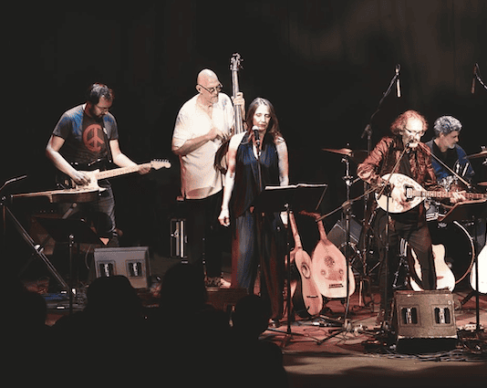 A Badia a Ruoti di scena la musica di Stefano Saletti & Banda Ikona