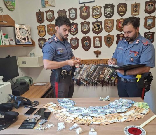 Valdarno: i Carabinieri arrestano due persone per spaccio e furto aggravato