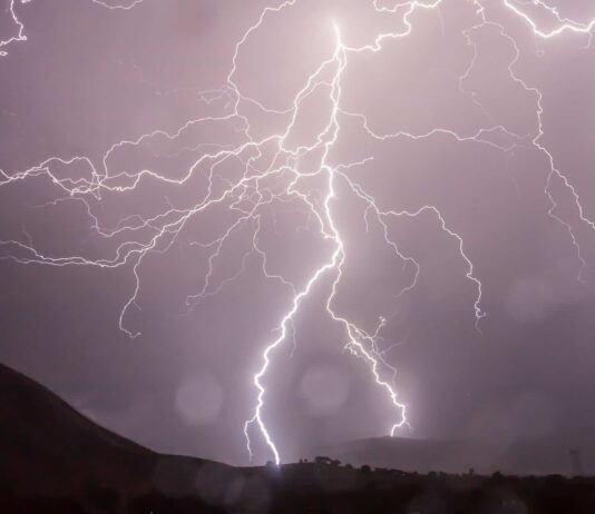 Allerta arancione per temporali forti su tutta la Toscana