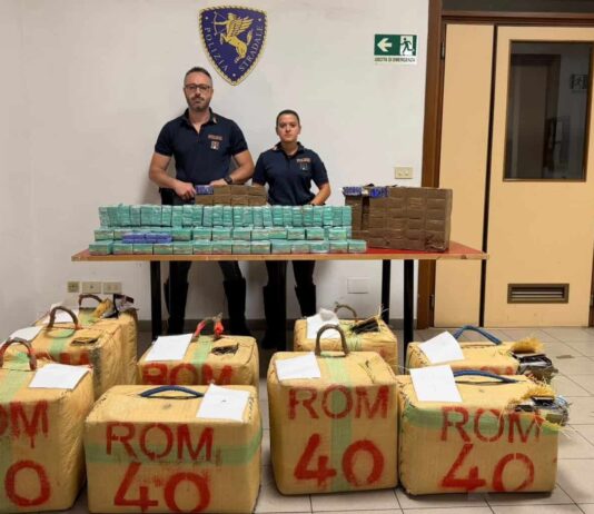 Polizia stradale: maxisequestro di mezza tonnellata di hashish in A1